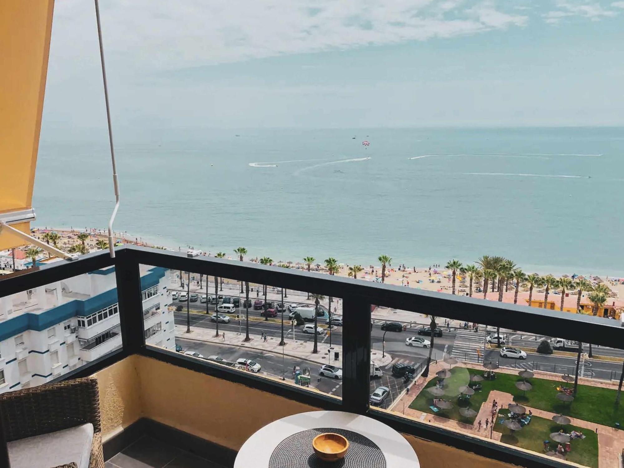 Precioso Apartamento En Primera Linea De Playa Benalmádena Exteriör bild